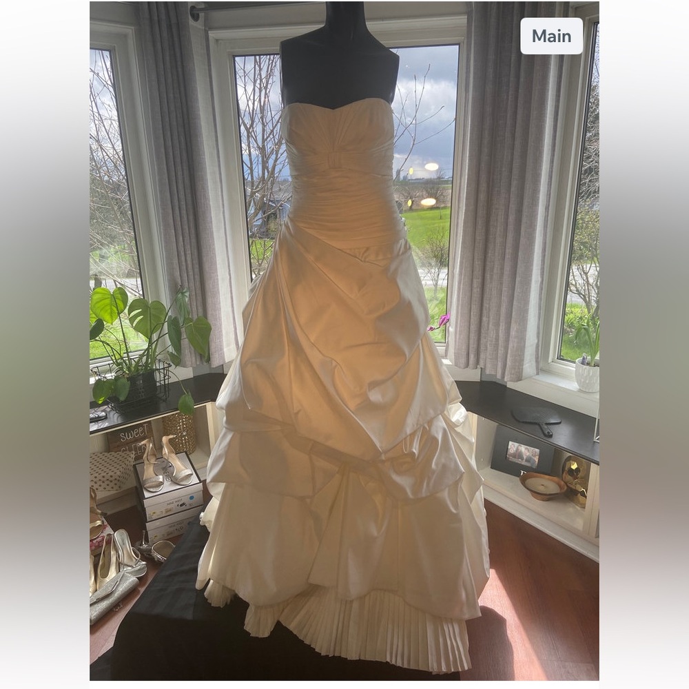 Pronovias Ivory Satin Strapless Rouched Tiered Gown